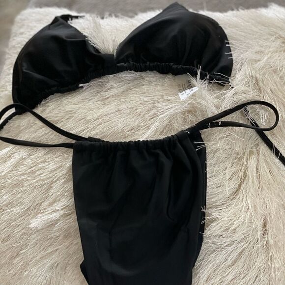 Black Triangle Bikini, SZ XL - Picture 4 of 5